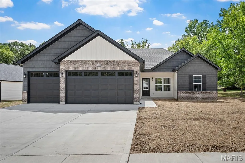 Pictures of a Previous Model, not all features are included — Trenton Lane, Foristell, MO 63348
