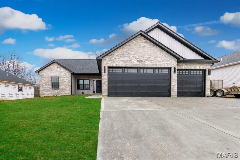 Trenton Lane #, Foristell, MO — listing photo 1