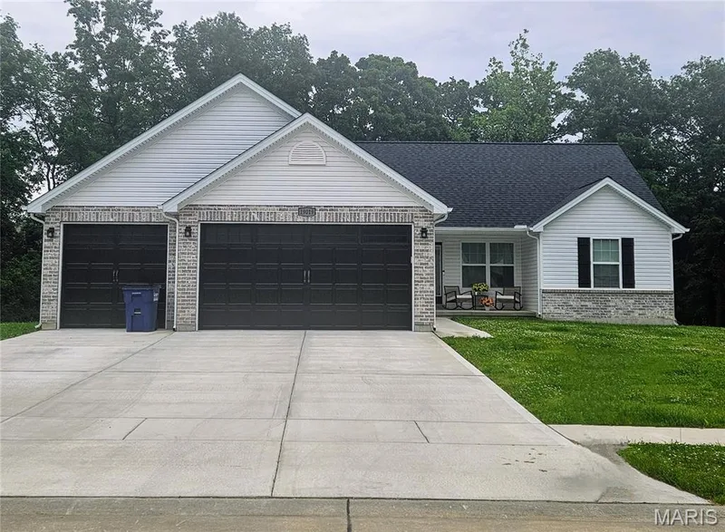 Trenton Lane #, Foristell, MO — listing photo 1