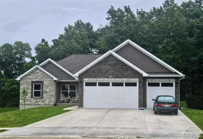 Trenton Lane #, Foristell, MO — listing photo 1