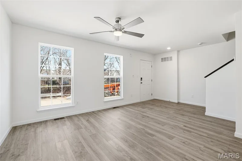 411 Sunset Hollow Drive, O'Fallon, MO 63385 — listing photo 4 of 19