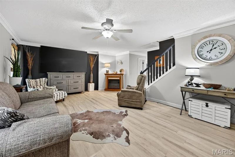 1422 Cobblestone Drive, St Charles, MO 63304 — listing photo 7 of 45