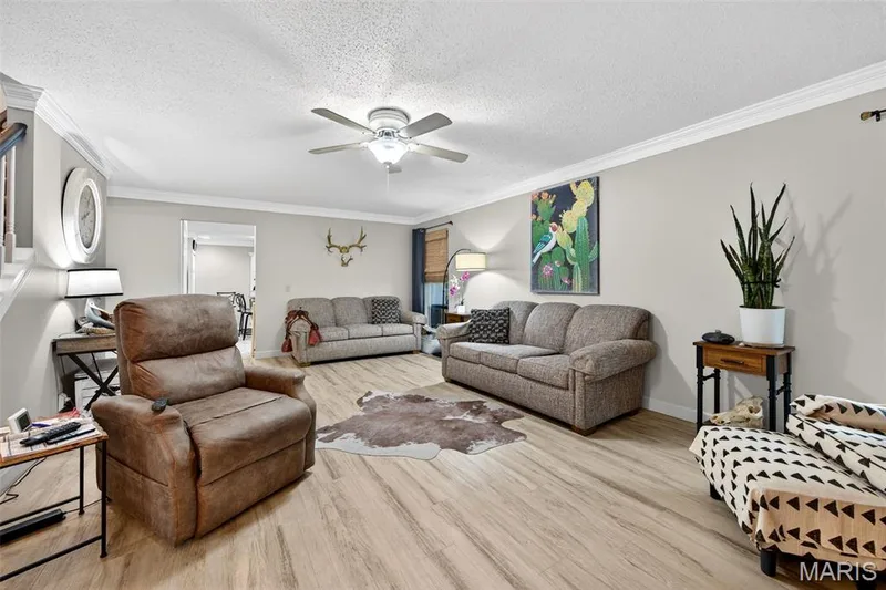 1422 Cobblestone Drive, St Charles, MO 63304 — listing photo 9 of 45