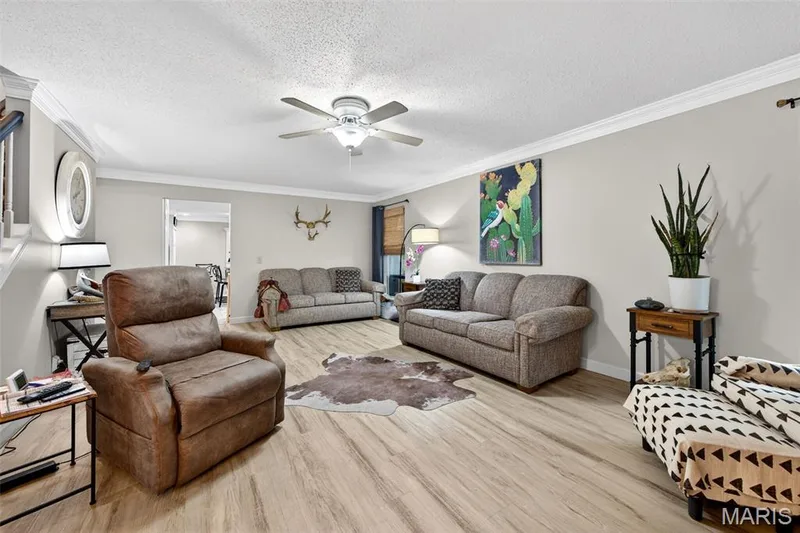 1422 Cobblestone Drive, St Charles, MO 63304 — listing photo 10 of 45