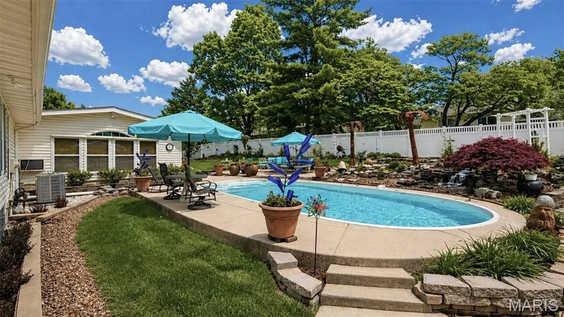 1422 Cobblestone Drive, St Charles, MO 63304 — listing photo 2 of 45