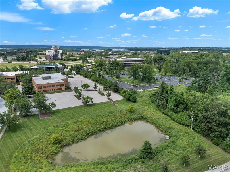 Bird's eye view of a large body of water — 1511 Hampton Hall Drive #19 & 20, Chesterfield, MO 63017
