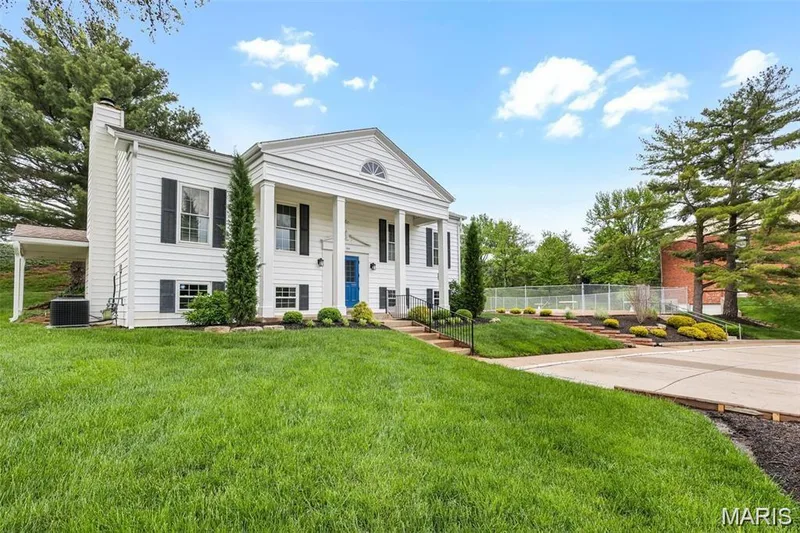 1511 Hampton Hall Drive #19 & 20, Chesterfield, MO 63017 — listing photo 6 of 44
