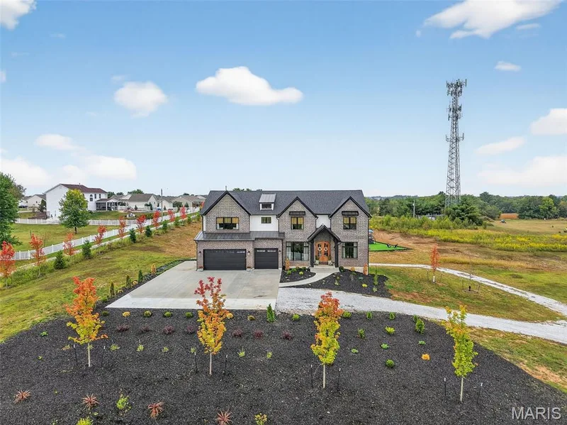 570 Mexico Road, Wentzville, MO 63385 — listing photo 3 of 78