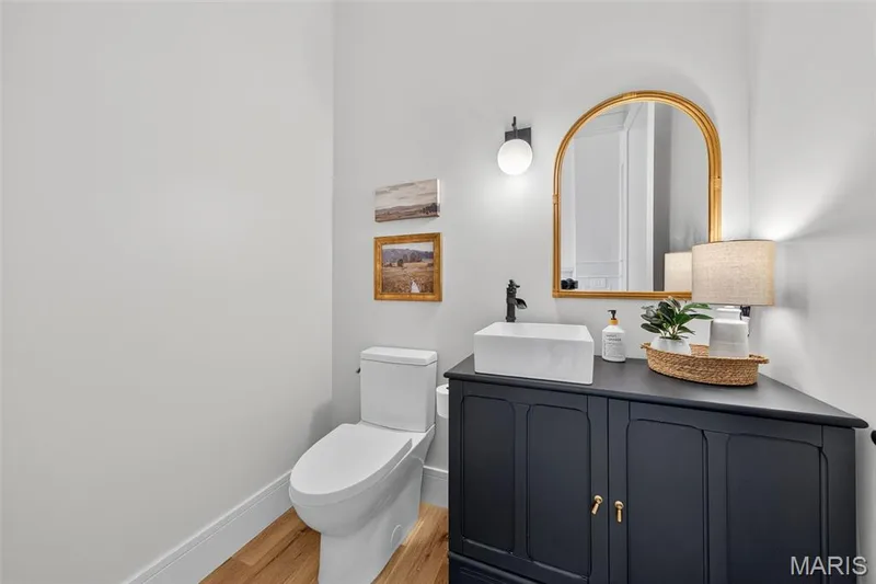 Main floor guest bath — 570 Mexico Road, Wentzville, MO 63385