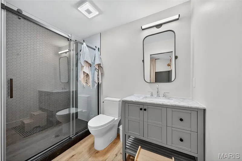 2nd Bedroom with en suite — 570 Mexico Road, Wentzville, MO 63385
