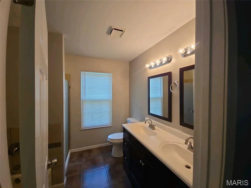 1218 Saddlemaker Drive, St Charles, MO 63304 — listing photo 10 of 17