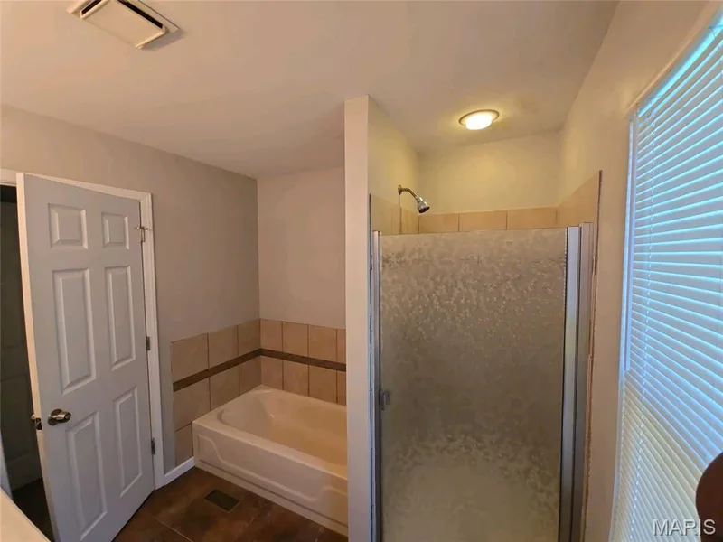 1218 Saddlemaker Drive, St Charles, MO 63304 — listing photo 12 of 17