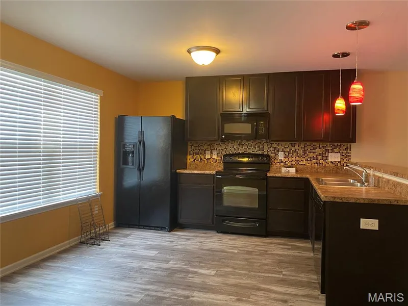 213 Candice Way, St Peters, MO 63376 — listing photo 5 of 18