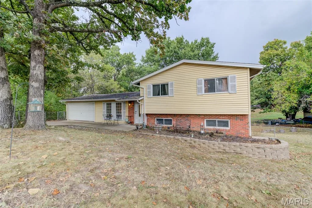 10 Park Circle, O'Fallon, MO 63366 — listing photo 1 of 34