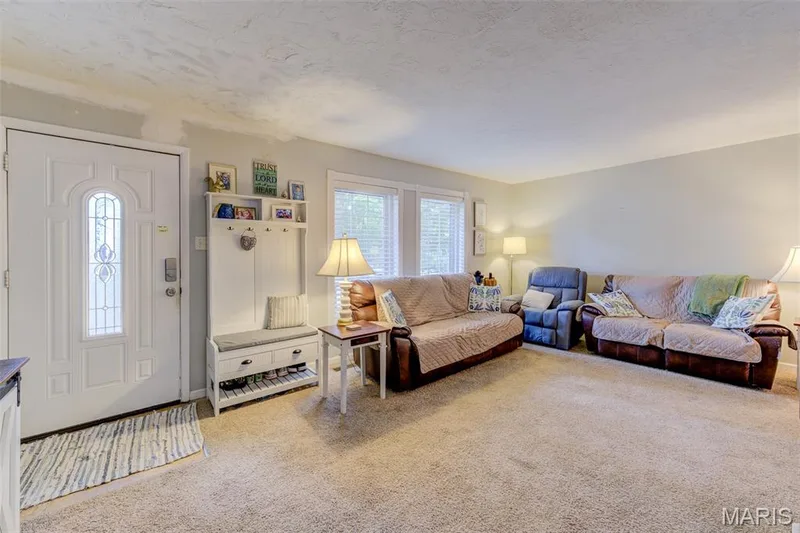 10 Park Circle, O'Fallon, MO 63366 — listing photo 8 of 34