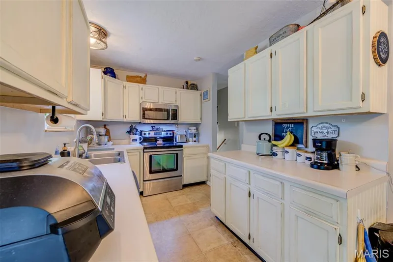 10 Park Circle, O'Fallon, MO 63366 — listing photo 14 of 34