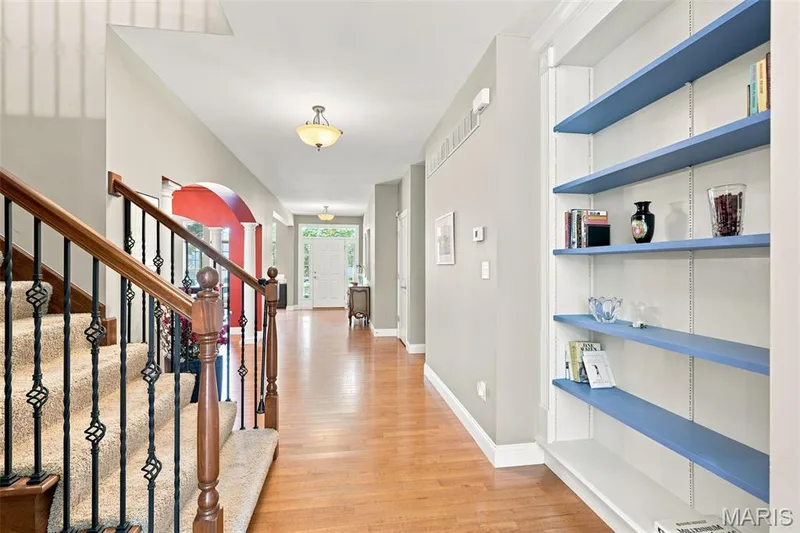 Architectural Character Throughout — 138 Kendall Bluff Court, Chesterfield, MO 63017