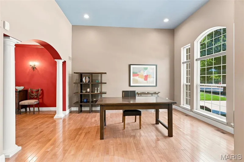 A Light-Filled Living or Office Space — 138 Kendall Bluff Court, Chesterfield, MO 63017