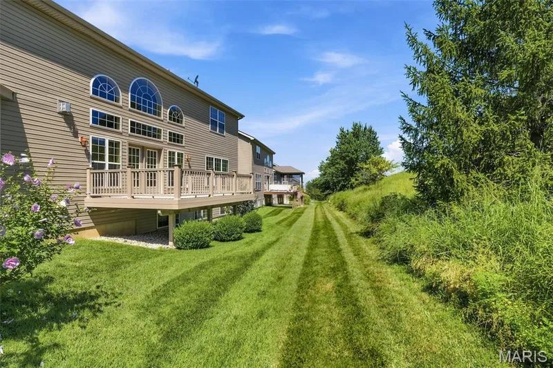 Beautiful Views in Every Direction — 138 Kendall Bluff Court, Chesterfield, MO 63017