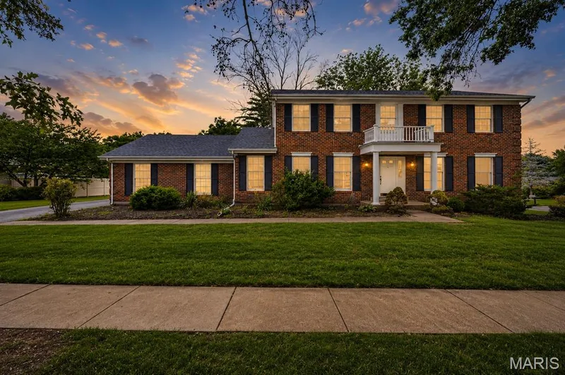 Welcome to 14529 Brittania Dr! AI enhanced — 14529 Brittania Drive, Chesterfield, MO 63017