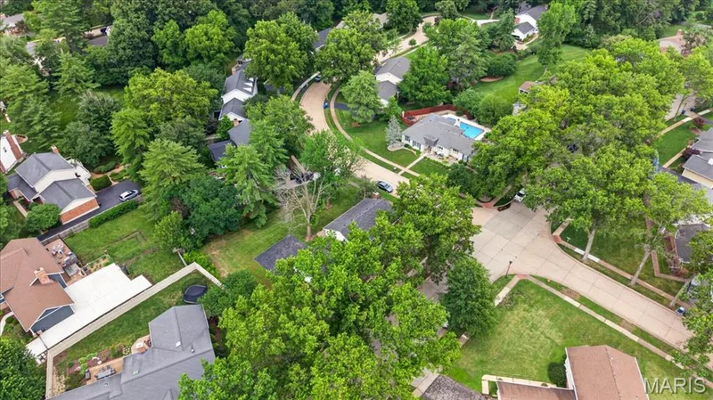 Highly desirable Chesterfield location! — 14529 Brittania Drive, Chesterfield, MO 63017