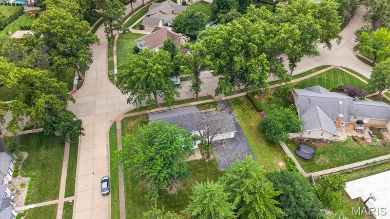 Schedule a showing today! — 14529 Brittania Drive, Chesterfield, MO 63017