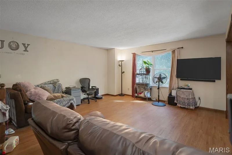 502 Hunter Chaise Drive, Wentzville, MO 63385 — listing photo 4 of 35