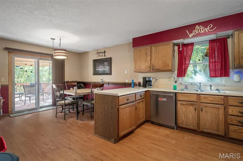 502 Hunter Chaise Drive, Wentzville, MO 63385 — listing photo 9 of 35