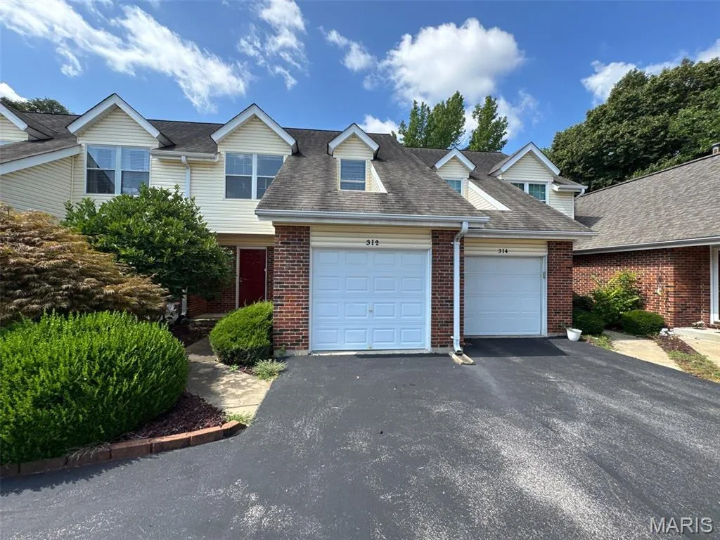 312 Crown Colony Court #F, St Peters, MO 63376 — listing photo 1 of 22