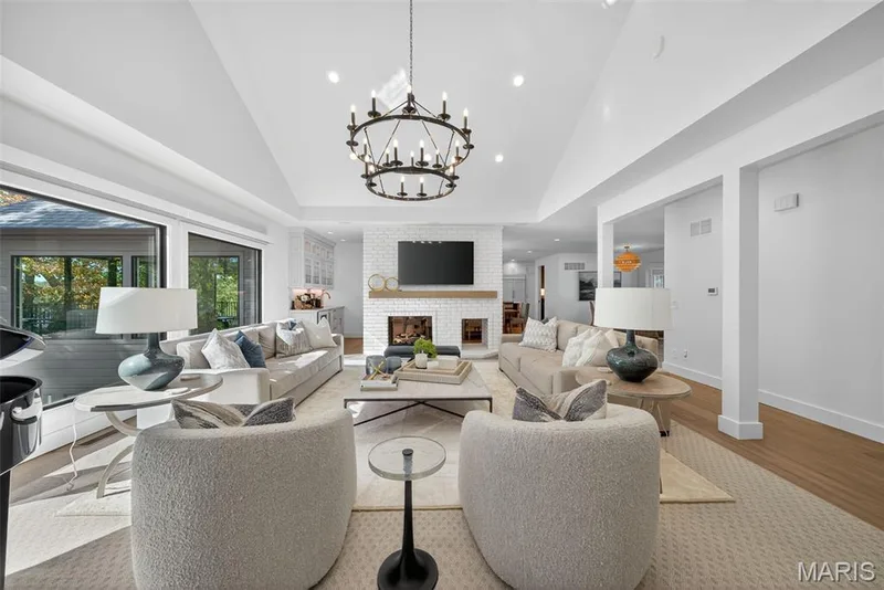 Vaulted Great Room — 22 Holloway Drive, Lake St. Louis, MO 63367