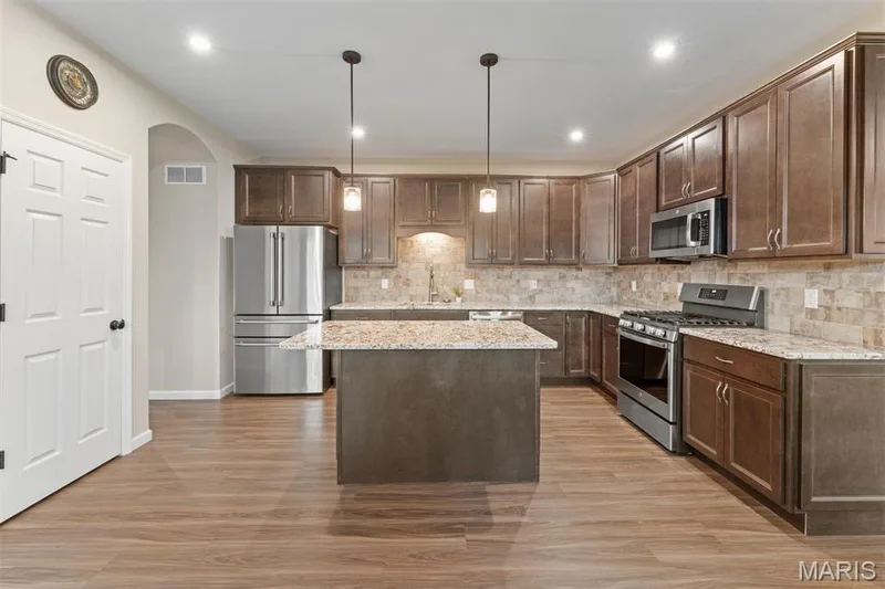 5 Spinney Bough Court, Wentzville, MO 63385 — listing photo 8 of 20