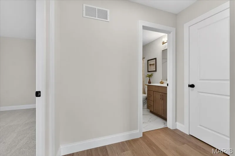Hall bathroom — 125 Sterling Drive, Lake St. Louis, MO 63367