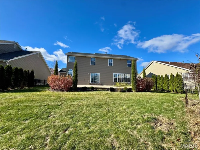 84 S Ridgewynd Court, Lake St. Louis, MO 63367 — listing photo 2 of 15