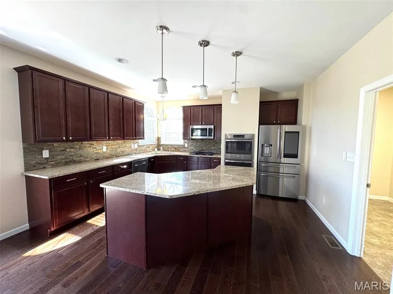 84 S Ridgewynd Court, Lake St. Louis, MO 63367 — listing photo 7 of 15