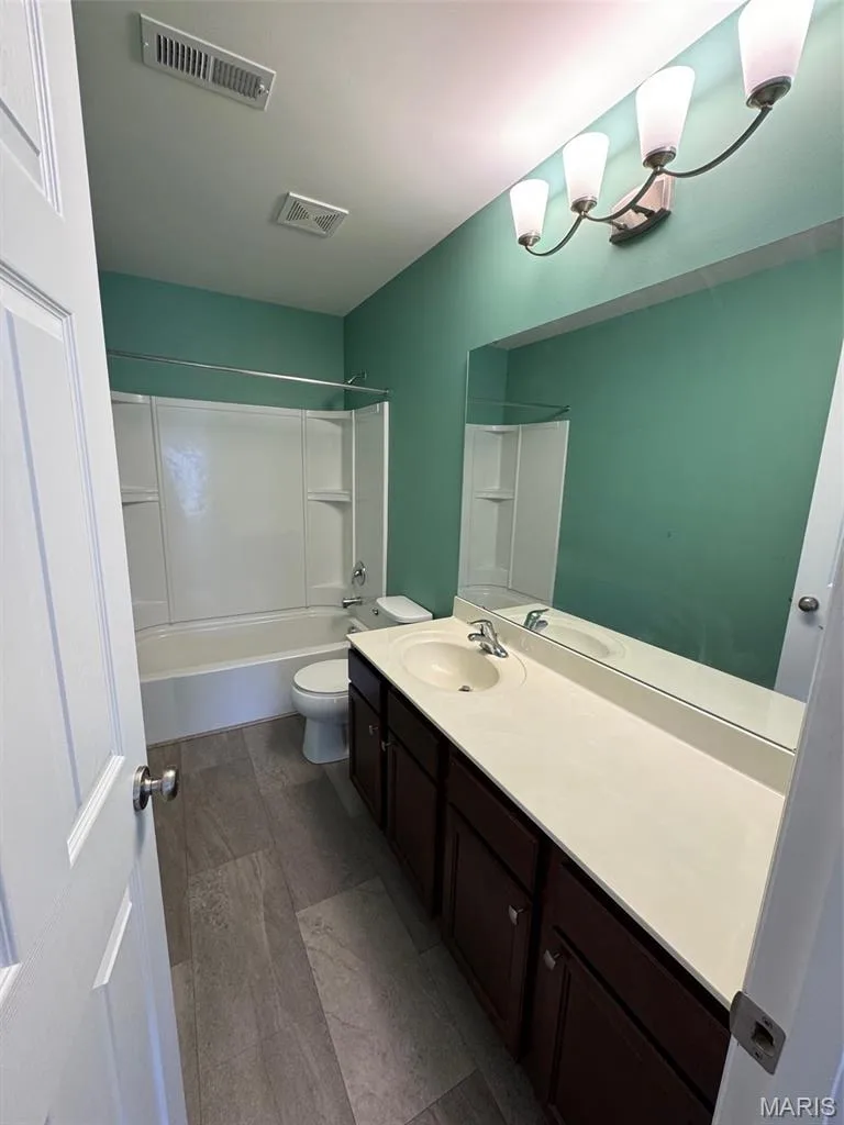 84 S Ridgewynd Court, Lake St. Louis, MO 63367 — listing photo 10 of 15