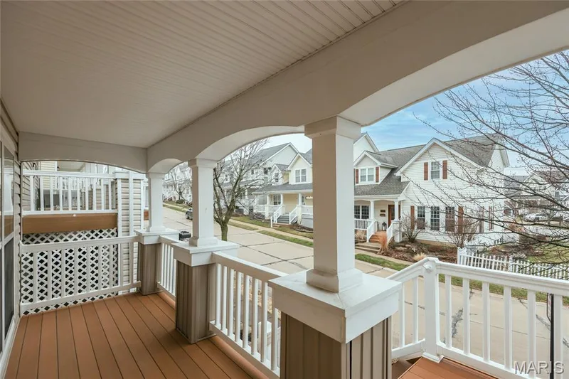 243 Vivaron Avenue, St Charles, MO 63303 — listing photo 3 of 28