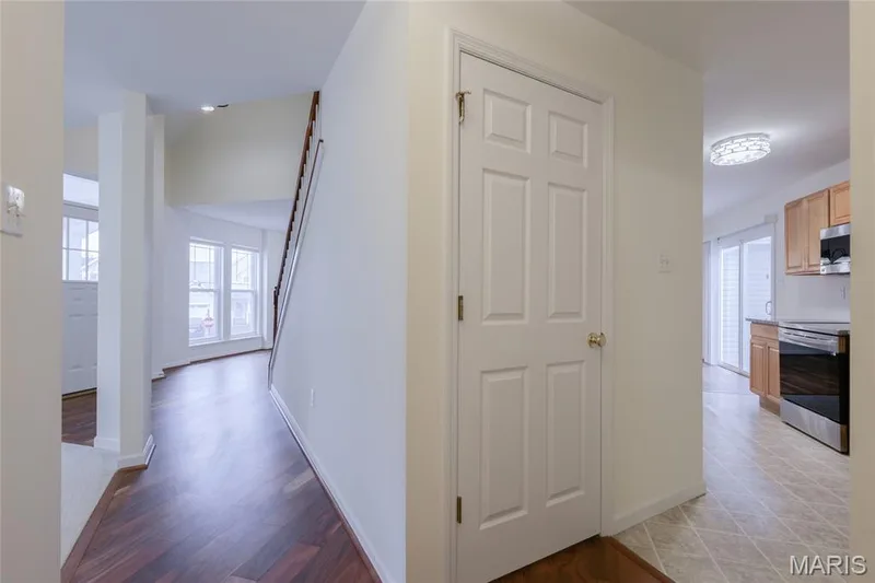 243 Vivaron Avenue, St Charles, MO 63303 — listing photo 13 of 28