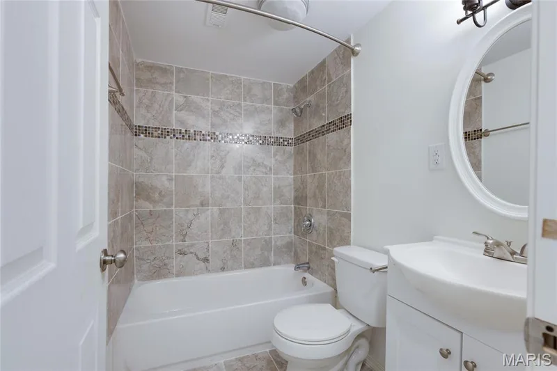 243 Vivaron Avenue, St Charles, MO 63303 — listing photo 25 of 28