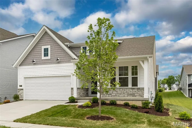 207 Townshead Way, O'Fallon, MO 63368 — listing photo 2 of 40