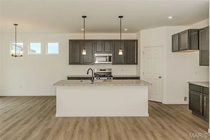207 Townshead Way, O'Fallon, MO 63368 — listing photo 6 of 40