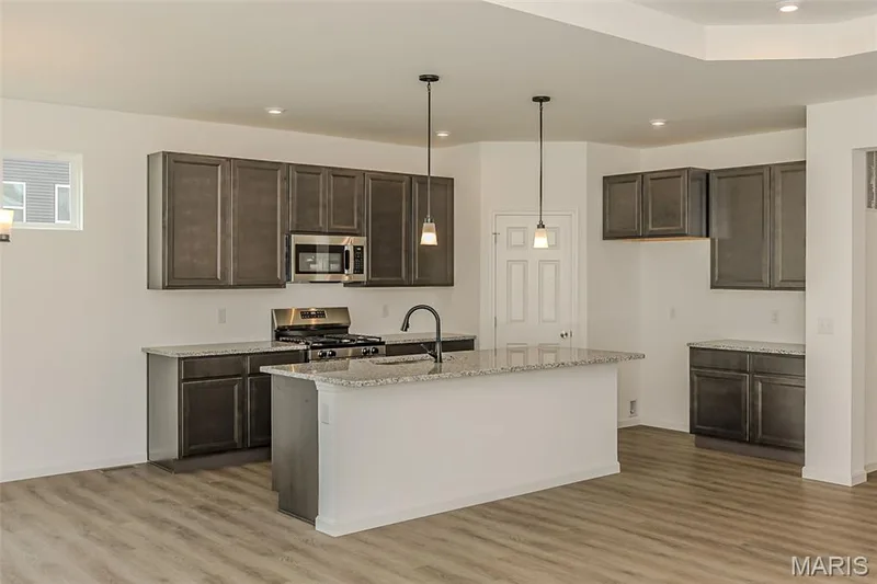 207 Townshead Way, O'Fallon, MO 63368 — listing photo 7 of 40