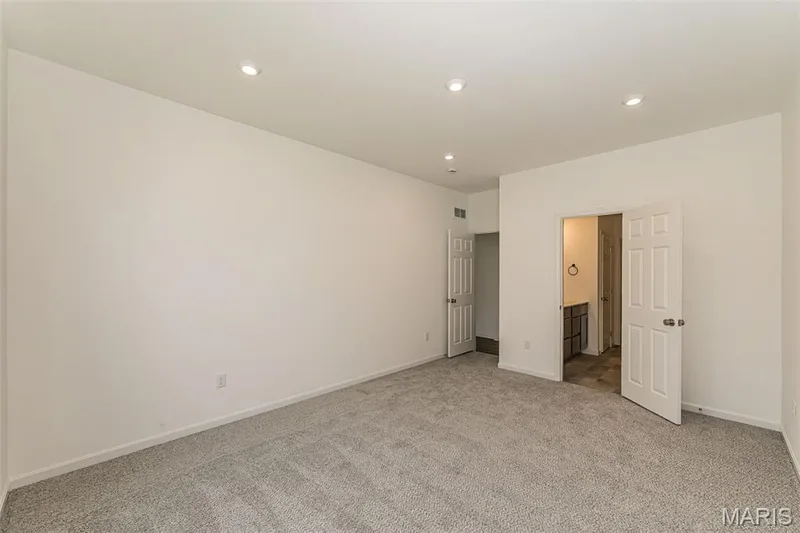 207 Townshead Way, O'Fallon, MO 63368 — listing photo 16 of 40