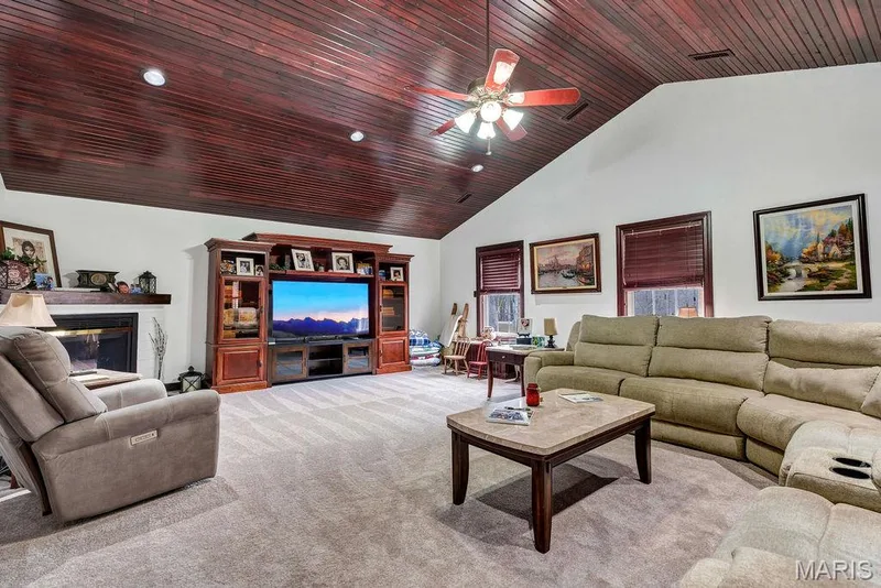 rec room off primary bedroom — 50 Sunfish Drive, Defiance, MO 63341