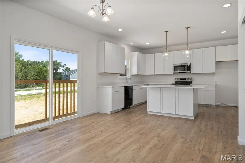 223 Windmill View Drive, O'Fallon, MO 63385 — listing photo 9 of 30