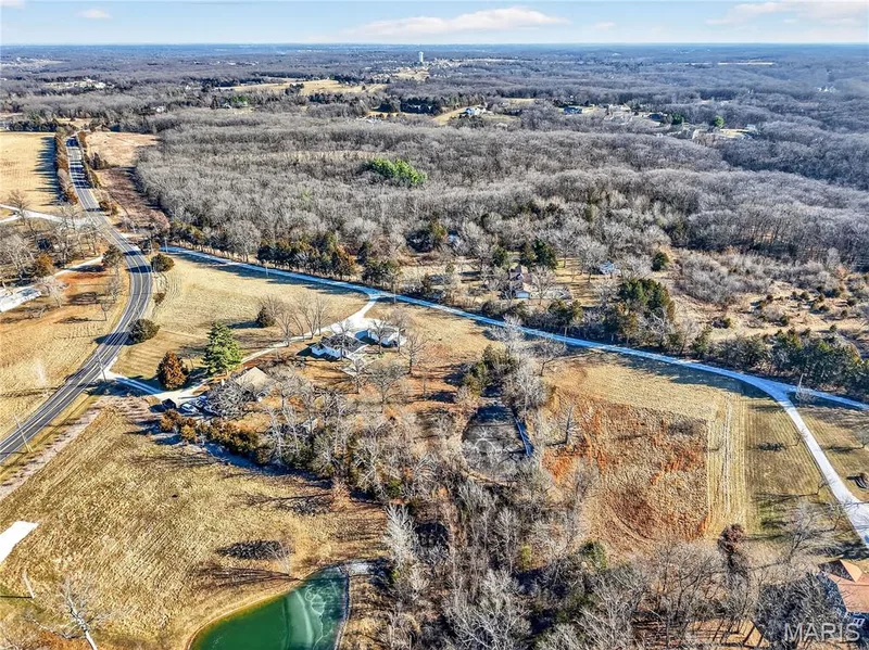 818 W Highway D, Wentzville, MO 63385 — listing photo 3 of 39