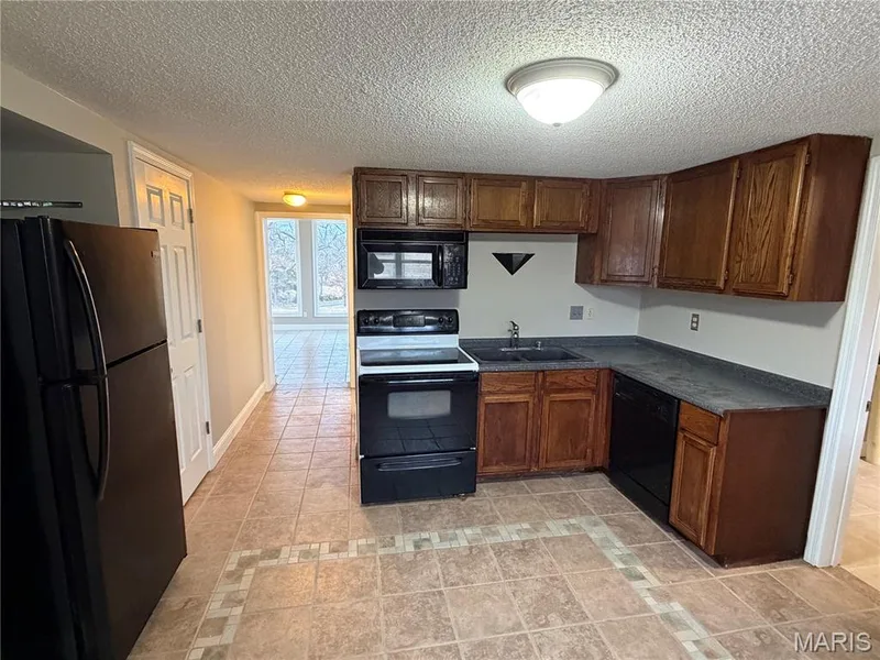 818 W Highway D, Wentzville, MO 63385 — listing photo 12 of 39