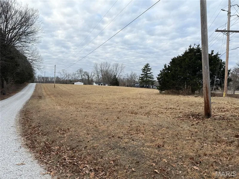 Drive looking in from Hwy D — 818 W Highway D, Wentzville, MO 63385
