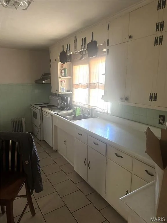 Second house kitchen — 818 W Highway D, Wentzville, MO 63385