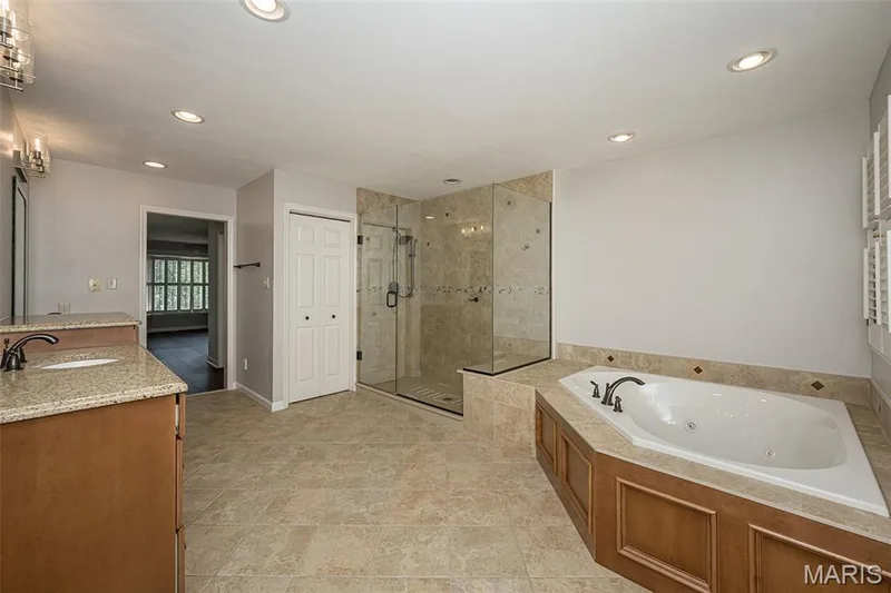 14380 Cedar Springs Drive, Chesterfield, MO 63017 — listing photo 27 of 42