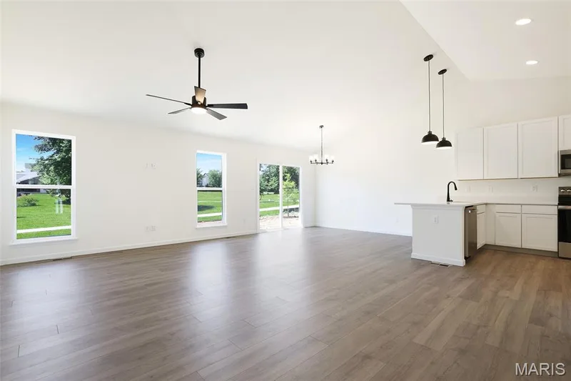 31 Bluestem Court, Lake St. Louis, MO 63367 — listing photo 3 of 28